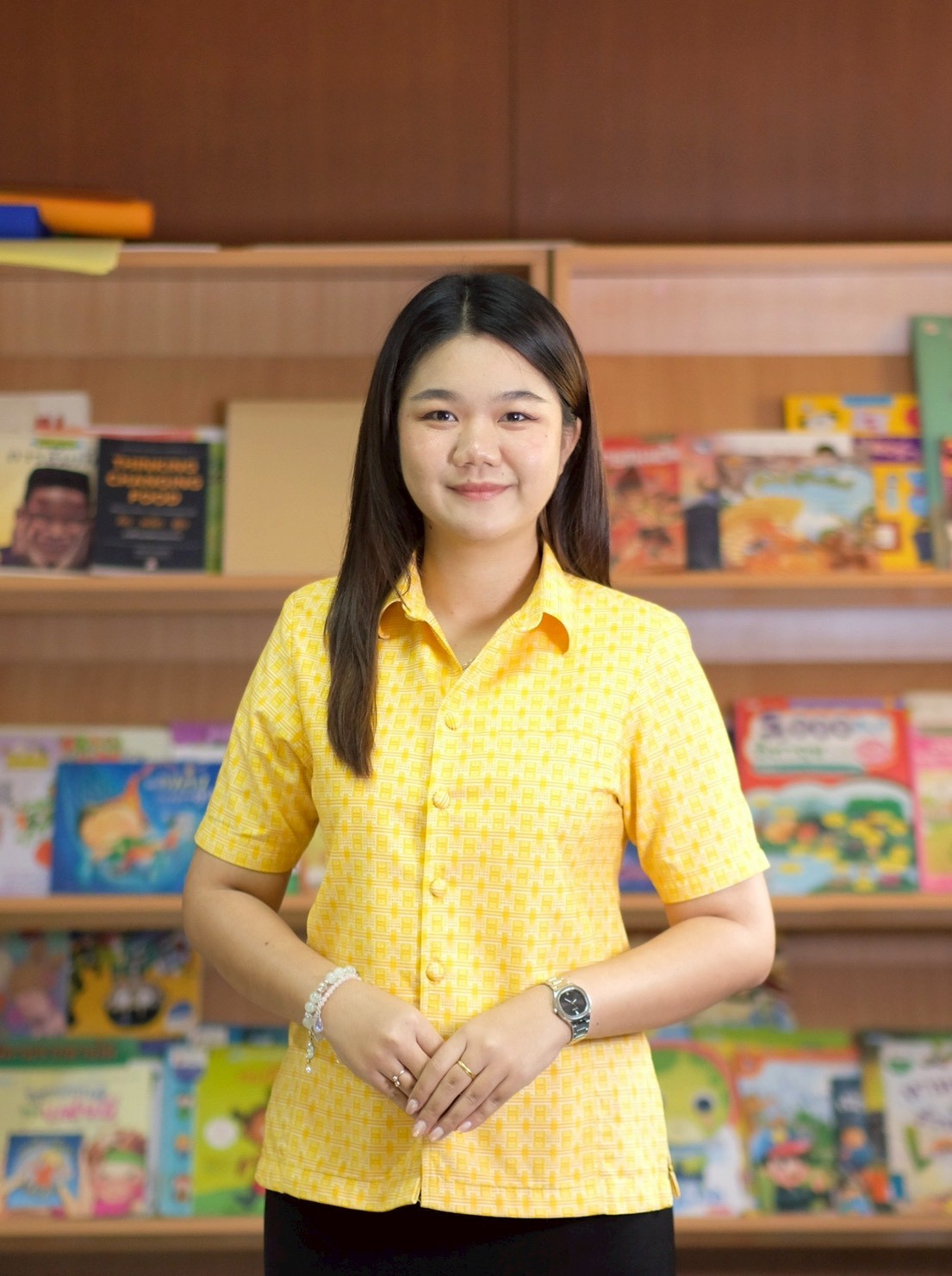 นางสาวศศินา โยธาจักร